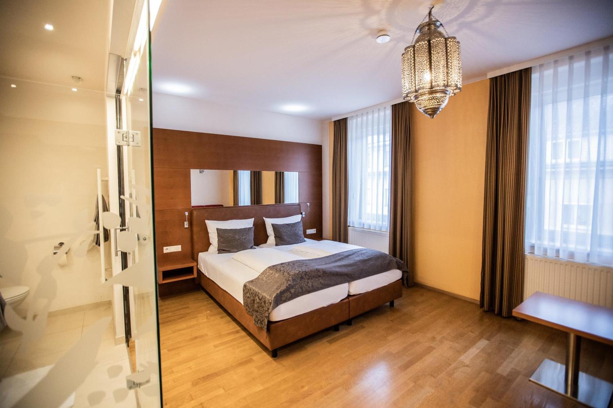 Hotel Stadt Wien Бад-Шаллербах Экстерьер фото